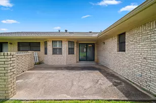 487 Edgewood Ave, Giddings, TX 78942 - Photo 19