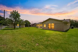 487 Edgewood Ave, Giddings, TX 78942 - Photo 29