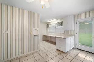 487 Edgewood Ave, Giddings, TX 78942 - Photo 13