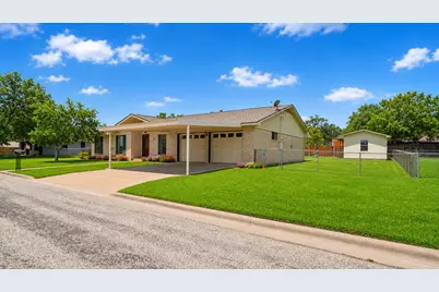 487 Edgewood Avenue, Giddings, TX 78942 - Photo 3