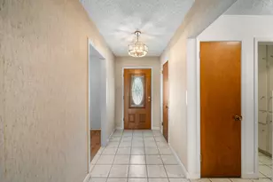 487 Edgewood Ave, Giddings, TX 78942 - Photo 5