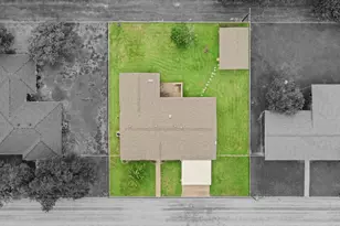 487 Edgewood Ave, Giddings, TX 78942 - Photo 25
