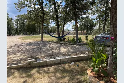 103 Azalea Avenue, Elgin, TX 78621 - Photo 17