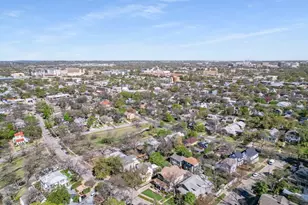 204 W 32nd St, Austin, TX 78705 - Photo 37