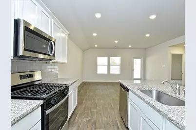 1305 Camden Lane, Lockhart, TX 78644 - Photo 11