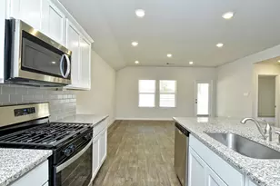 1305 Camden Ln, Lockhart, TX 78644 - Photo 11