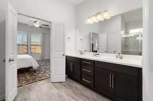 8206 Greyhawk Cv, Austin, TX 78744 - Photo 17