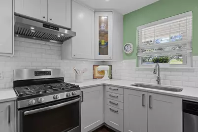 3870 Williamsburg Circle, Austin, TX 78731 - Photo 9