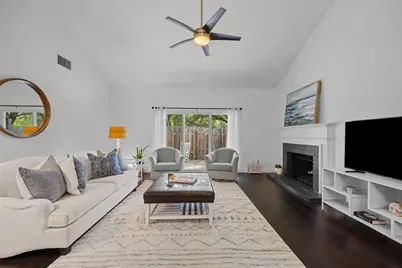 3870 Williamsburg Circle, Austin, TX 78731 - Photo 3