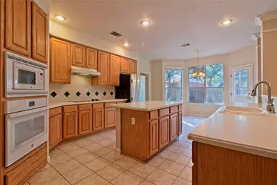 8212 Fern Bluff Avenue, Round Rock, TX 78681 - Photo 11