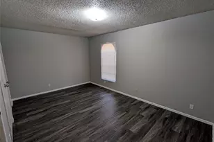 101 E 33rd St, Austin, TX 78705 - Photo 3