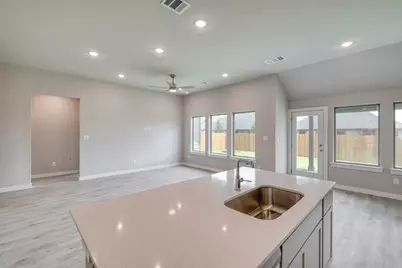 114 Malibu, Hutto, TX 78634 - Photo 11