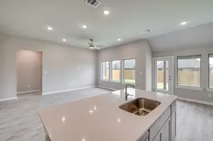 114 Malibu, Hutto, TX 78634 - Photo 11