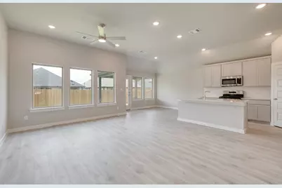 114 Malibu, Hutto, TX 78634 - Photo 5