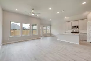 114 Malibu, Hutto, TX 78634 - Photo 5