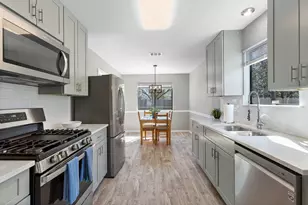 8007 Swindon Ln, Austin, TX 78745 - Photo 9