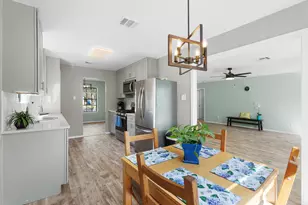 8007 Swindon Ln, Austin, TX 78745 - Photo 5