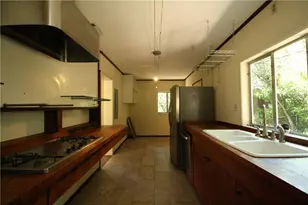 2410 Pemberton Pkwy, Austin, TX 78703 - Photo 7