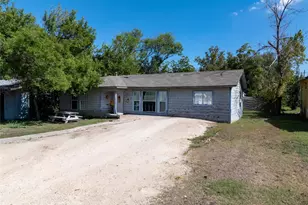 413 Patricia Dr, San Marcos, TX 78666 - Photo 3