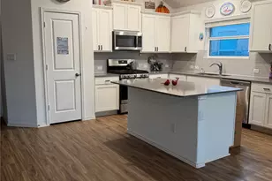 108 Esparza Dr, Bastrop, TX 78602 - Photo 5