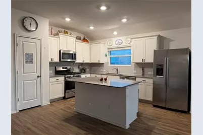 108 Esparza Drive, Bastrop, TX 78602 - Photo 5