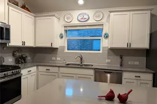 108 Esparza Dr, Bastrop, TX 78602 - Photo 3