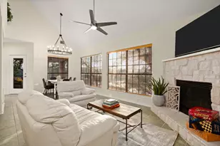 1352 Lakeshore Dr, Spicewood, TX 78669 - Photo 5