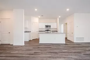 391 Wren Ln, Kyle, TX 78640 - Photo 5