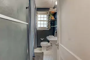 809 E 44th St, Austin, TX 78751 - Photo 25