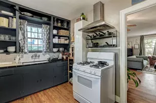 809 E 44th St, Austin, TX 78751 - Photo 17