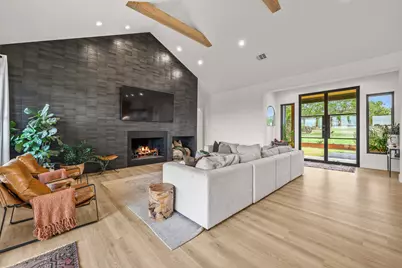 107 W Lakeshore Drive, Dripping Springs, TX 78620 - Photo 3