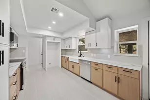 205 Bello Cir, Georgetown, TX 78628 - Photo 9