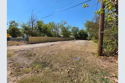 112 2nd Avenue, Taylor, TX 76574 - Photo 3