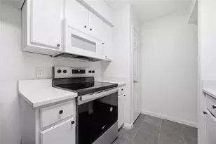501 W 26th St, Austin, TX 78705 - Photo 17