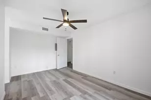 501 W 26th St, Austin, TX 78705 - Photo 27