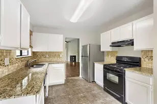 13113 Billiem Dr, Austin, TX 78727 - Photo 11