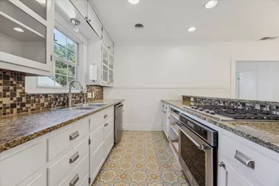 3300 Harris Park Avenue, Austin, TX 78705 - Photo 7