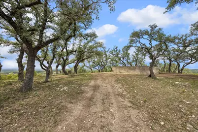 6411 W Fitzhugh Road, Dripping Springs, TX 78620 - Photo 23