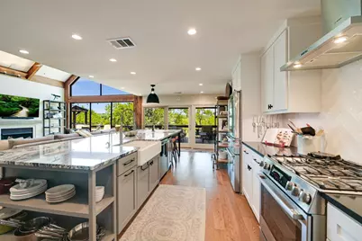 24240 Spur Trail, Spicewood, TX 78669 - Photo 9