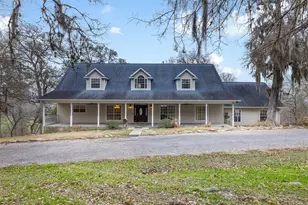 601 Country Club Ct, La Grange, TX 78945 - Photo 1