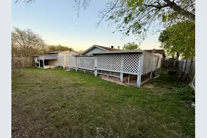 100 Skyloop Drive, Austin, TX 78745 - Photo 17