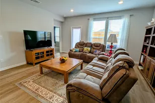 122 Checkers Cv, Elgin, TX 78621 - Photo 9