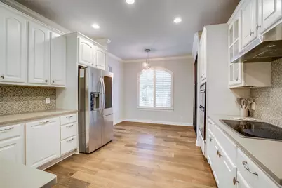 18 Glenway Drive, The Hills, TX 78738 - Photo 7