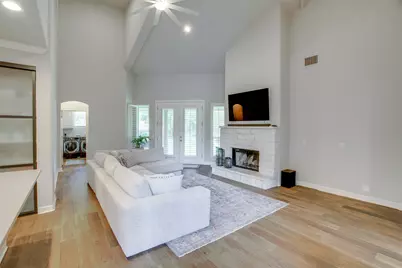 18 Glenway Drive, The Hills, TX 78738 - Photo 9