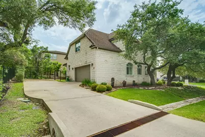 18 Glenway Drive, The Hills, TX 78738 - Photo 3