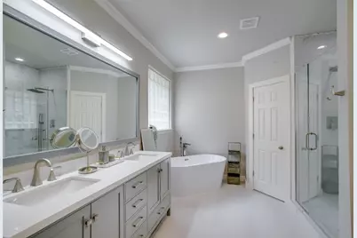 18 Glenway Drive, The Hills, TX 78738 - Photo 11