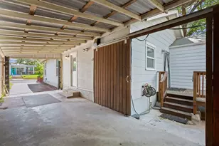 1184 Navasota St, Austin, TX 78702 - Photo 25