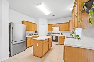 2114 Hidden Meadow St, New Braunfels, TX 78130 - Photo 5