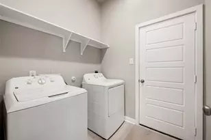 133 Walk Way Dr, Jarrell, TX 76537 - Photo 31