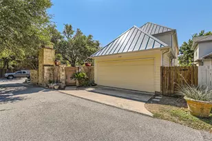 2390 W 8th St, Austin, TX 78703 - Photo 29